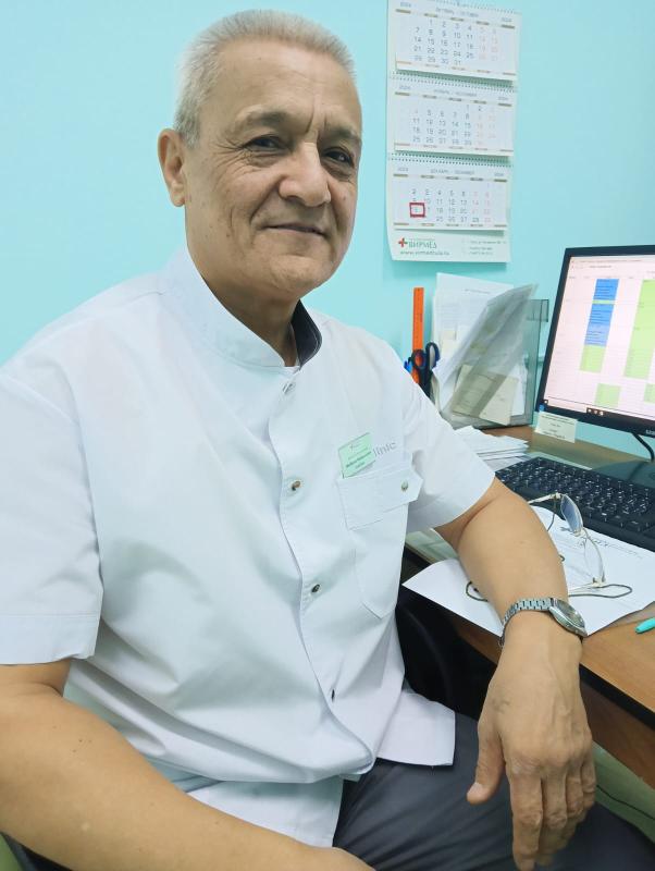 Врач колопроктолог Корабоев Убайдулло Мадаминович.